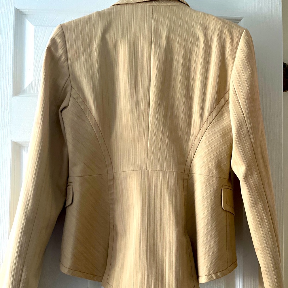 Beige and burnt red subtle stripes blazer